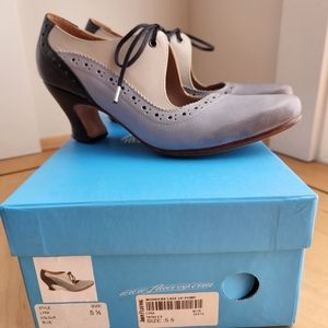 Fluevog Wonders Lyra lace-up heel - women's 5.5